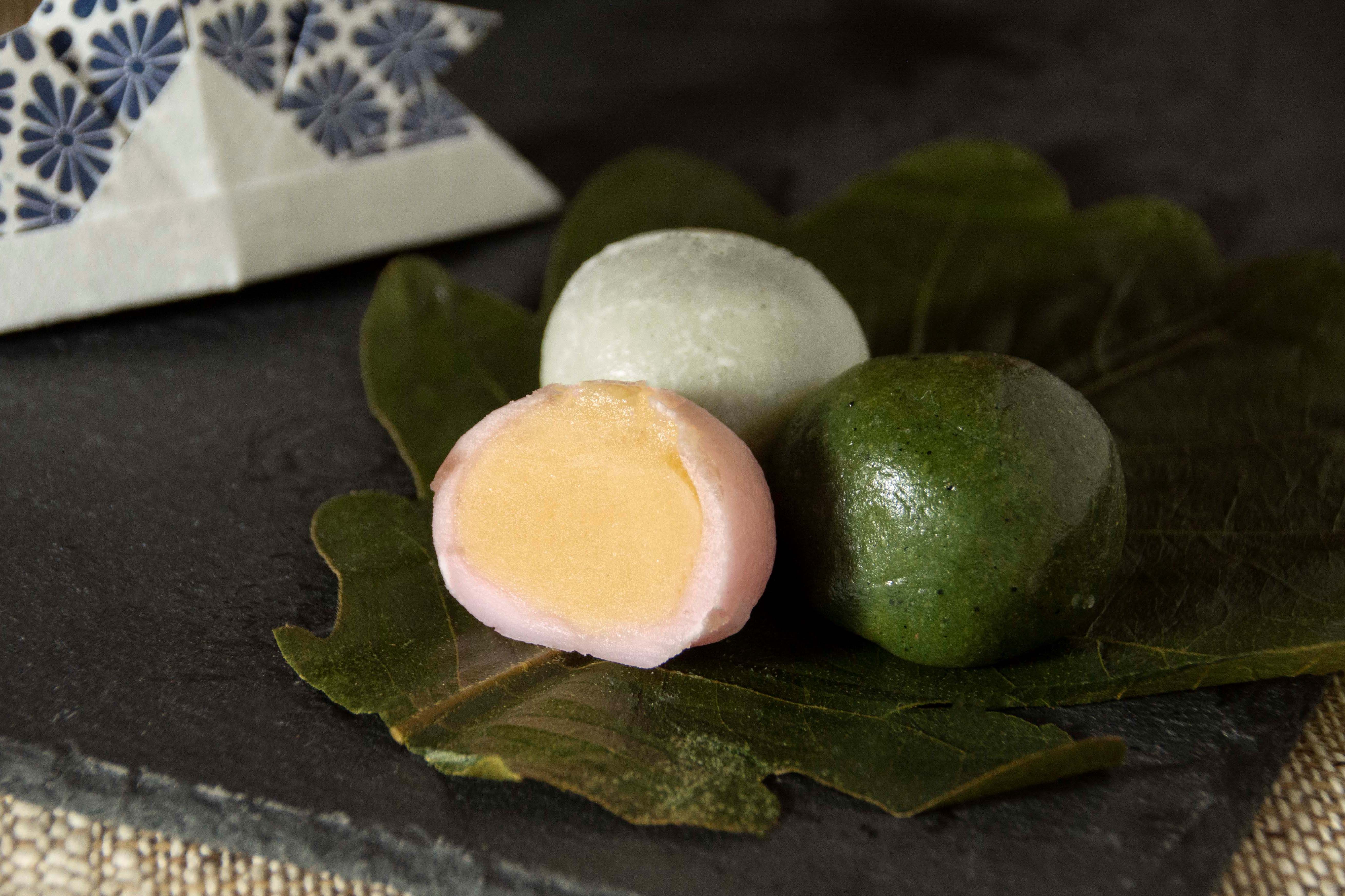 全種類食べたいあなたに。3種の柏餅が一緒に味わえる「三色柏餅