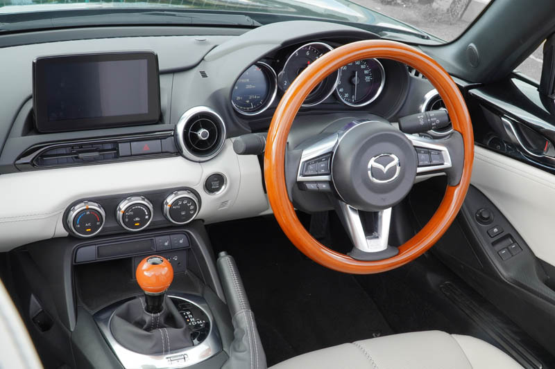 ND用ウッドステアリング&シフトノブ、限定販売。 | AutoExe マツダ車