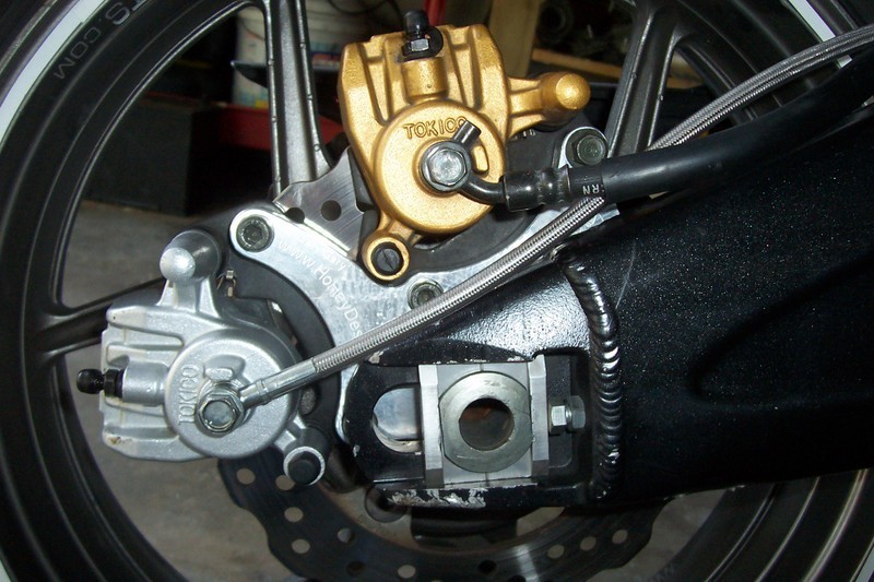 ZX-10R用デュアルキャリパーブラケット-Hohey製｜AxxL