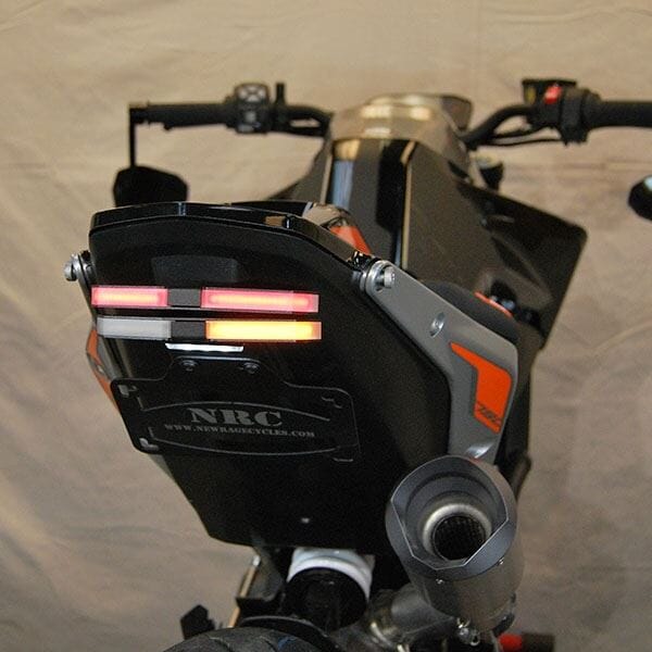 NRC製 KTM 790 Duke 用ウインカー内蔵フェンダーレス｜AxxL