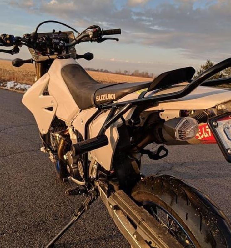 DR-Z400SM- 考え抜いた本気モデルのウィリーバー/サブケージ｜AxxL