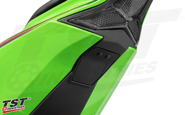 TST ZX-4R 可倒式フェンダーレスフル キット！｜AxxL