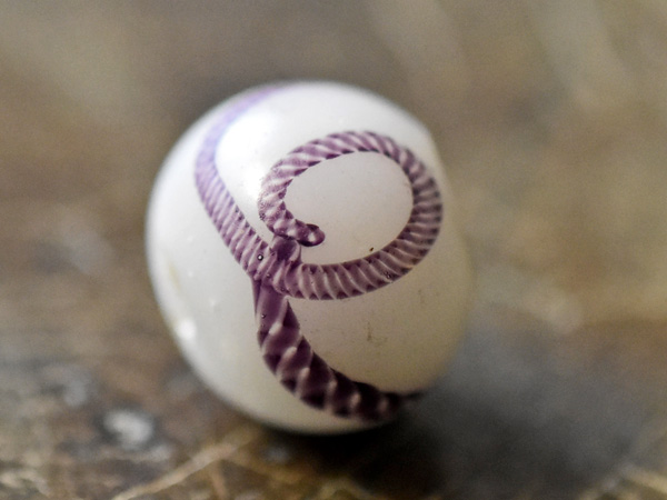 2412】江戸とんぼ玉 超繊細螺旋縄紋様乳白色中玉2,とんぼ玉