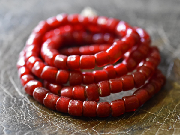 ホワイトハーツ一連 カテゴリ商品一覧｜アンティークビーズ、とんぼ玉