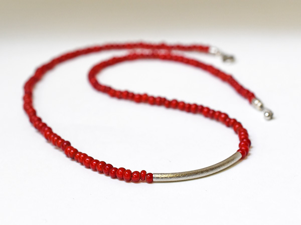 2307】ANTIQUEヴェネチア金赤極小ホワイトハーツビーズネックレス