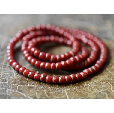 2410】ANTIQUEホワイトハート血赤輪切型中小粒ビーズ一連(Φ4.5mm