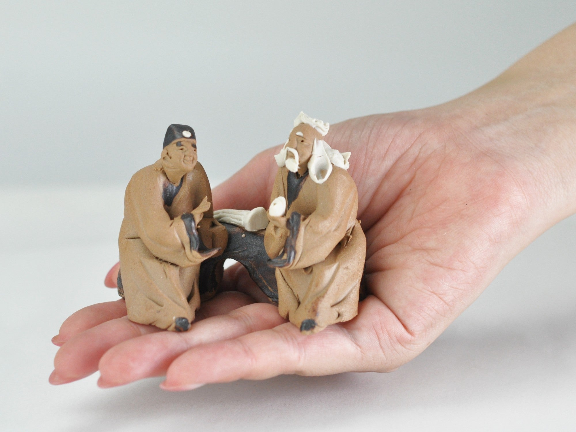 陶器の置物 フィギュア 仙人の語らいの販売｜盆栽妙 – 盆栽妙 本店