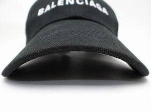 BALENCIAGA バレンシアガ ロゴ刺繍 クラシックベースボールキャップ