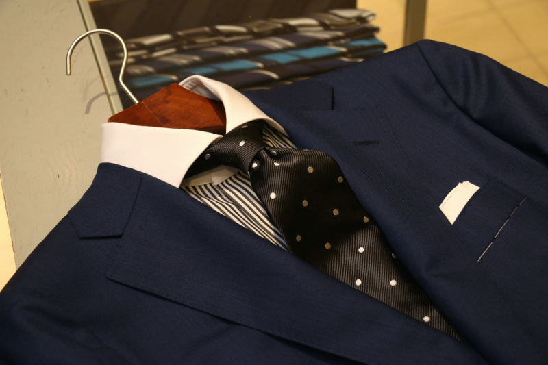 ビジネスパーソン必見！4シーズン着用可能なスーツの新シリーズが登場