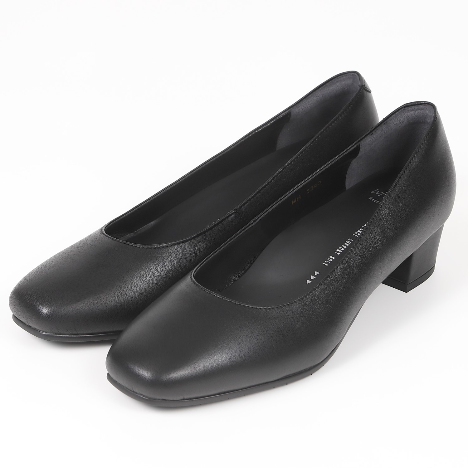 With Width（ウィズウィズ）3.5cmヒール防水加工ストラップパンプス