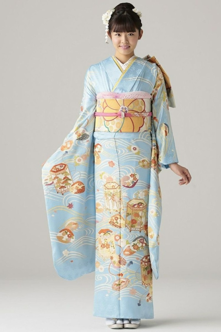 成人式振袖 貝遊び(かいあそび)｜清楚なスカイブルー（水色）に貝桶と