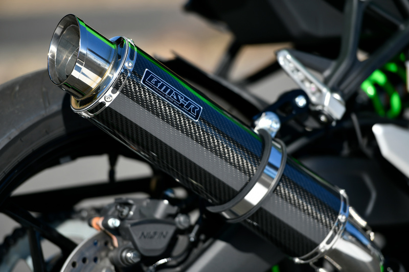 R-EVO2 カーボン スリップオン：ZX-4RR / ZX-4R SE：2023〜：政府認証