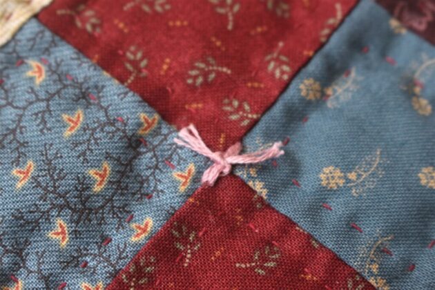 アンティークキルト風ミニキルト／SOLD OUT／古き良き時代の素朴な