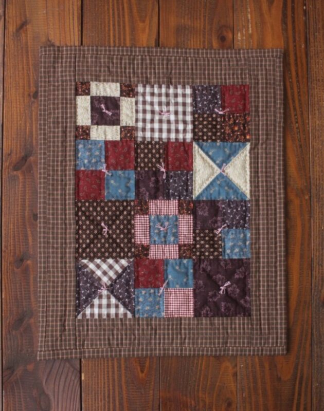 アンティークキルト風ミニキルト／SOLD OUT／古き良き時代の素朴な