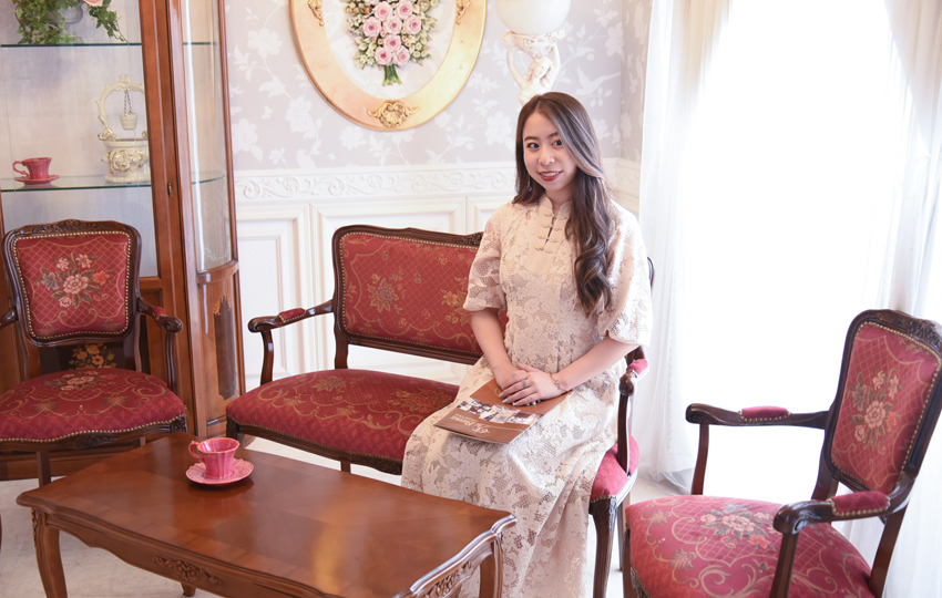 イタリア製 ルネッサンス サロンセット レッド チェア3点付 幅119cm