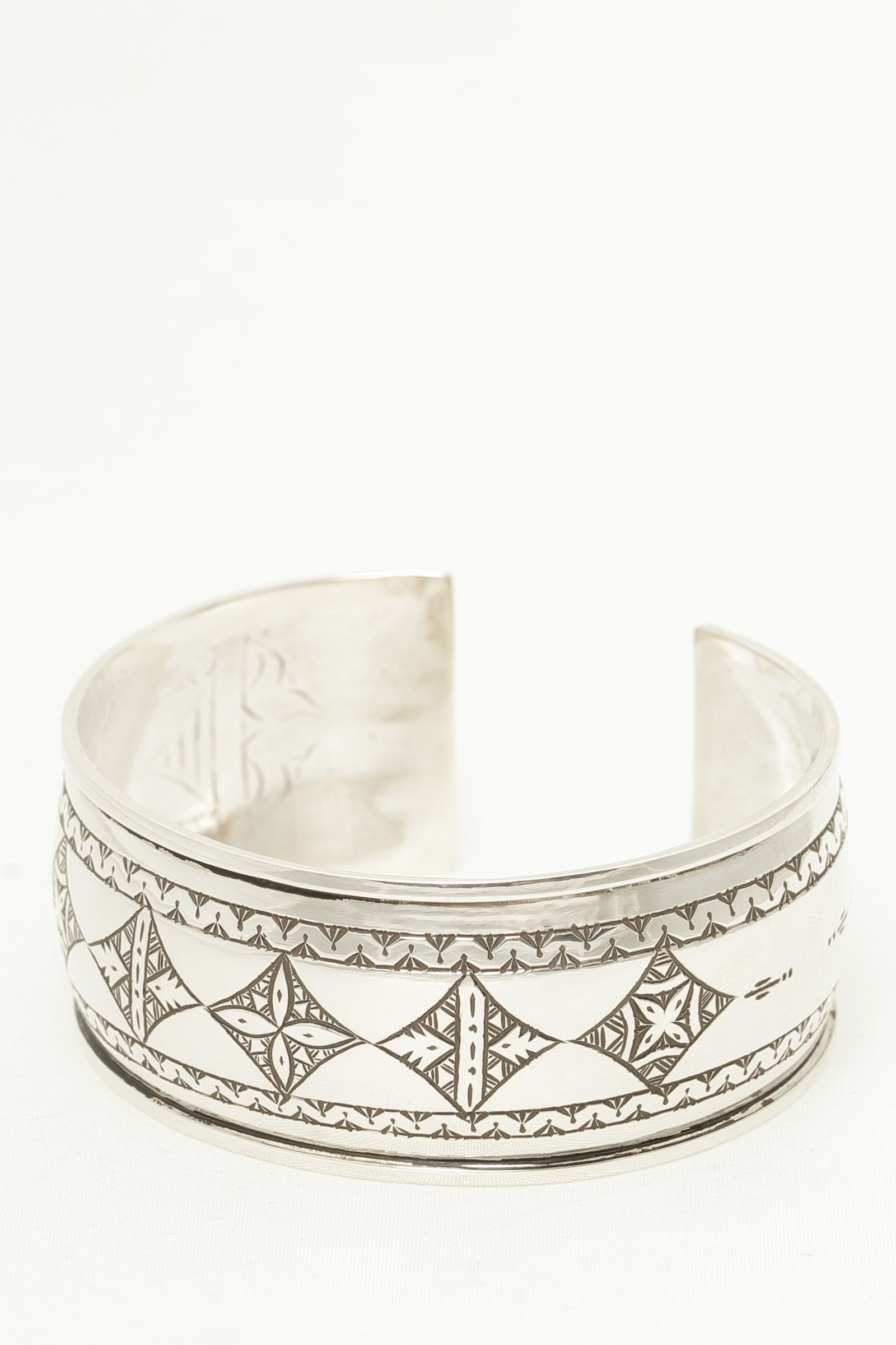 ADAWAT'N TUAREG - Isskla / イスクラ ハンドメイド シルバー バングル