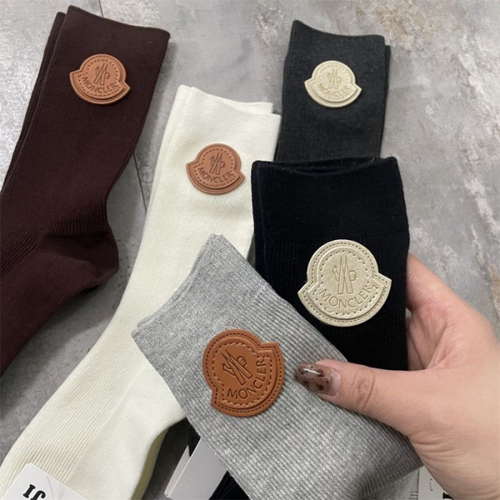 Moncler モンクレールレディース向け 靴下 かわいいコットン 靴下