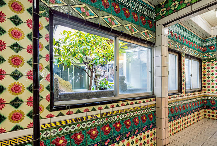 LIXIL ビジネス情報 | 日本のタイル工業の曙 | ものづくり | 建築