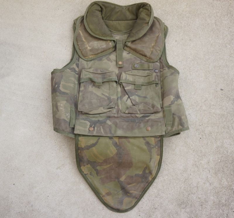 ドイツ連邦軍ブリストル製DPM迷彩ボディアーマーNORMAL - ミリタリー