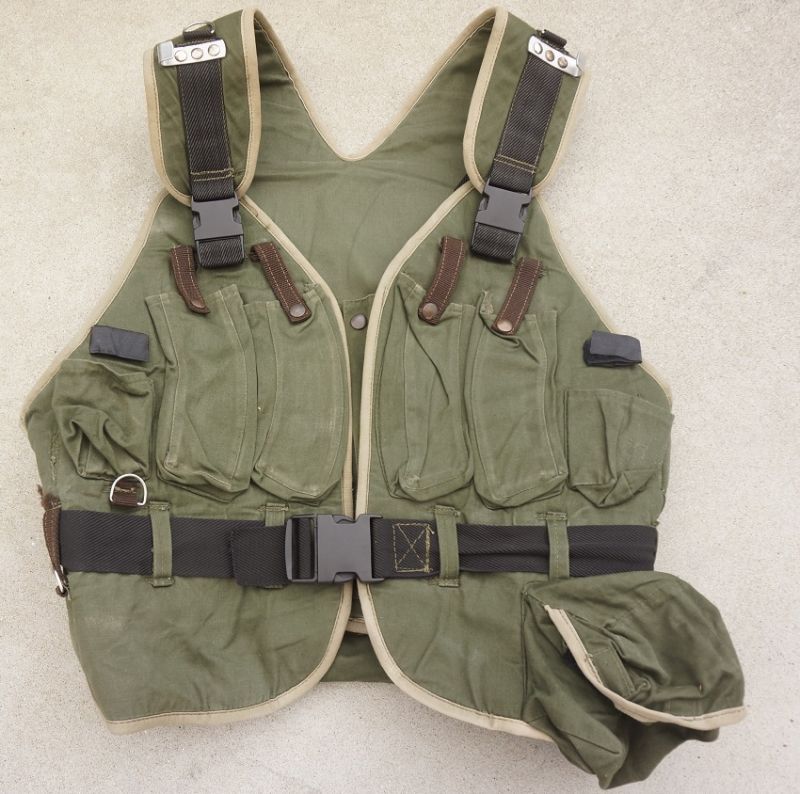 ハンガリー軍AK用アサルトベスト - ミリタリーサープラス キャンプ