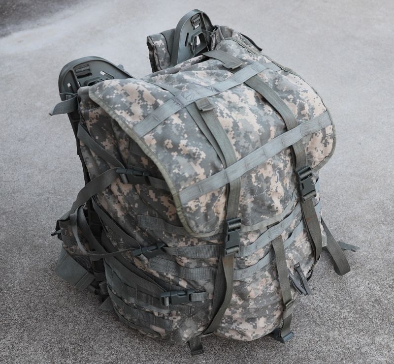 米軍MOLLEIIラージリュックサックUCP迷彩(ACU迷彩) - ミリタリー