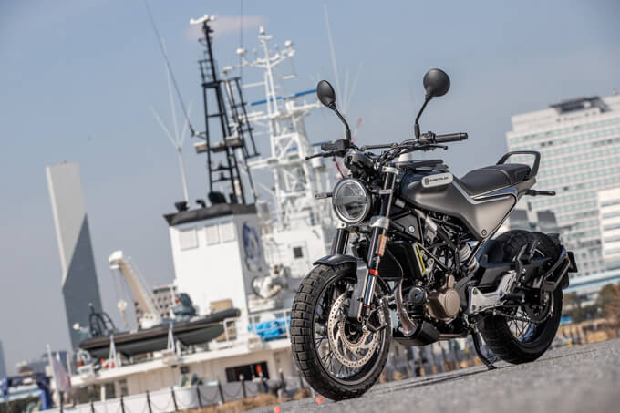 ハスクバーナ スヴァルトピレン 125 試乗記】高回転型エンジンの旨味を