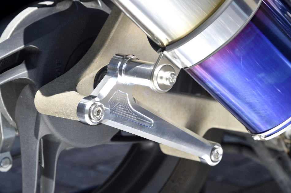 PCXのポテンシャルを呼び覚ます『VR SPEC オーバルチタンマフラー