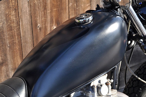 ヤマハ SR400 プロが造るカスタム バイクブロス