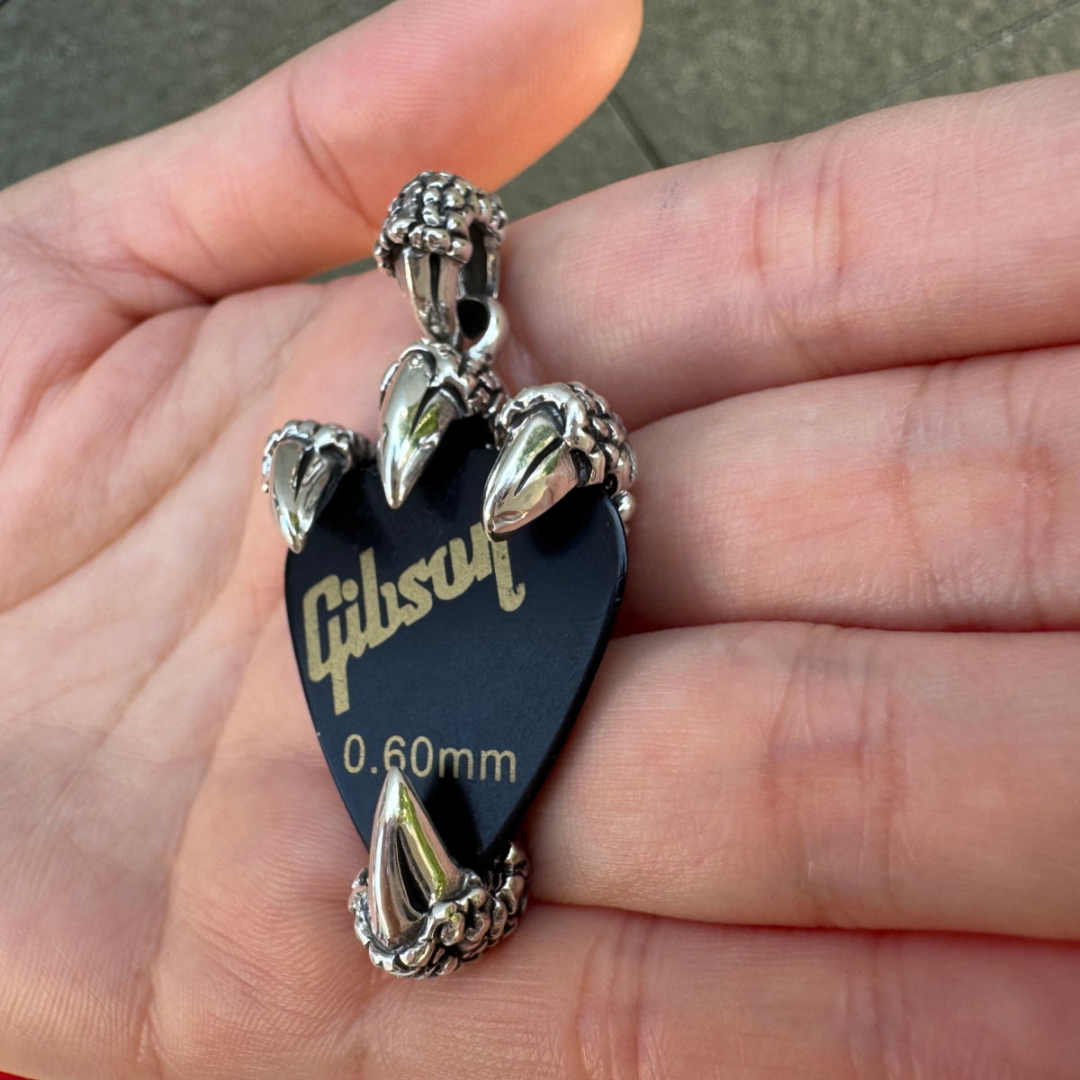 ドラゴンクロウピックホルダーペンダント - Bikerringshop