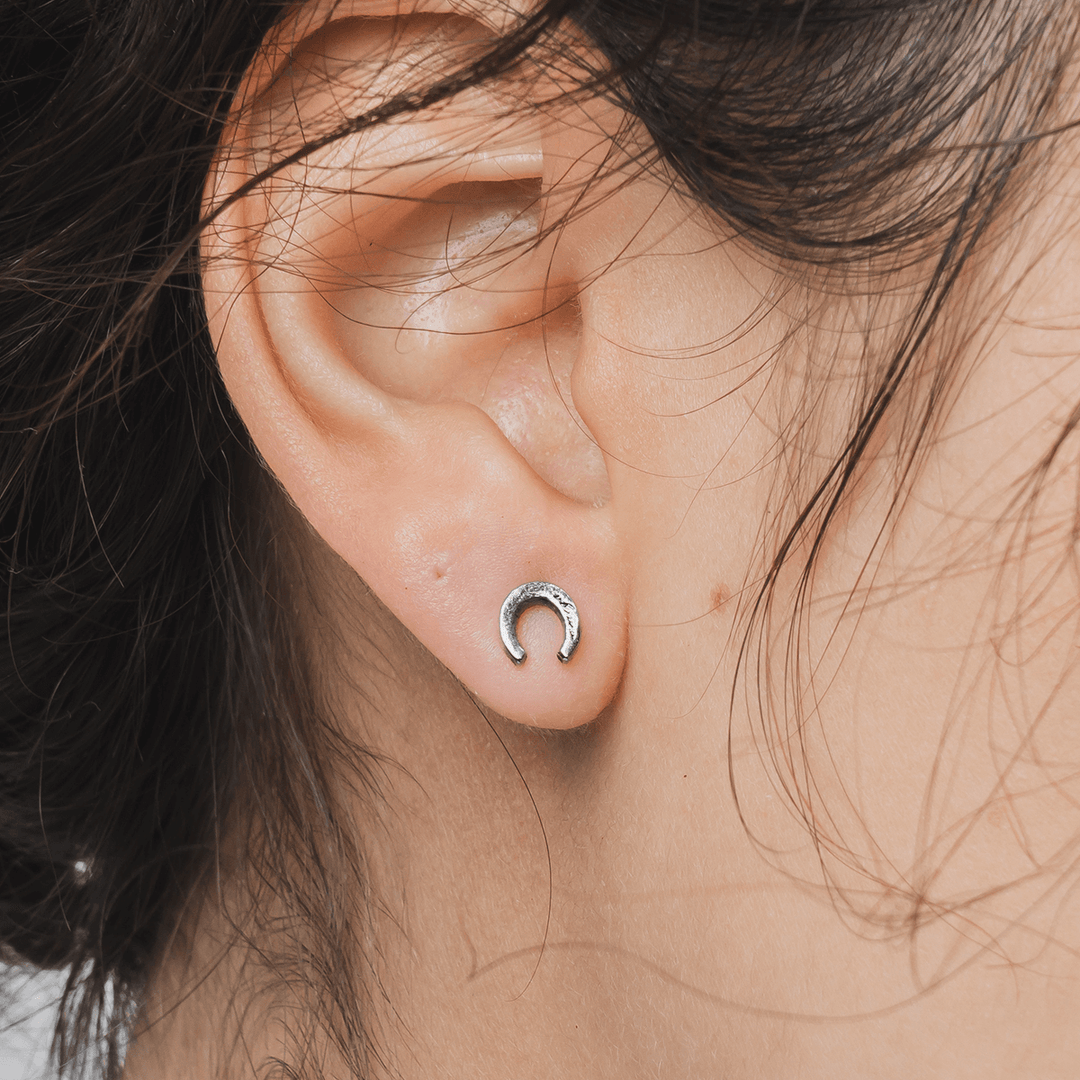 ホースシューピアス(片耳用) / XE-048 – BLESS