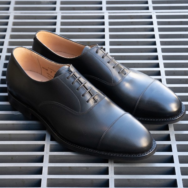 クロケット＆ジョーンズ～水に強い？雨の日におすすめの革靴