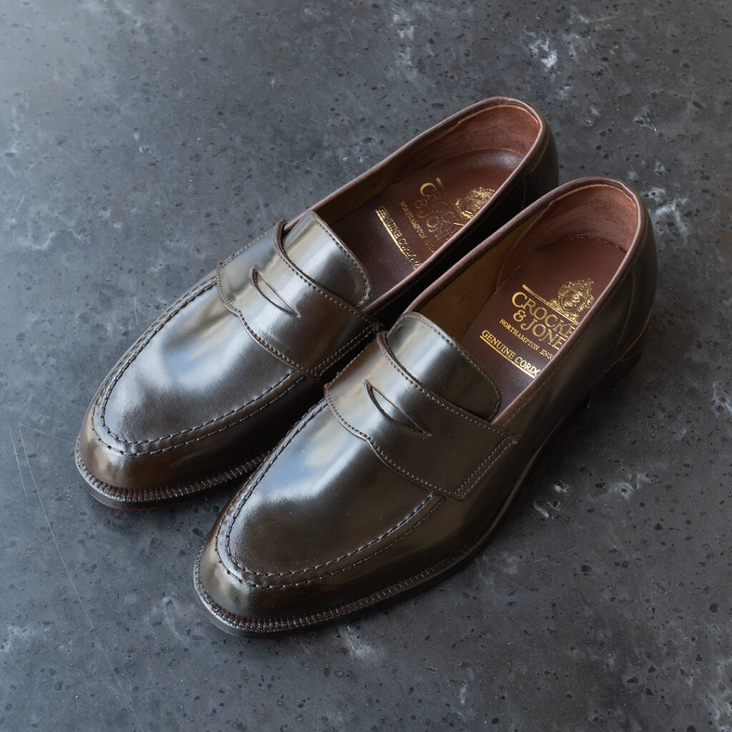 クロケット＆ジョーンズのコインローファー “ハーバード2”×”希少な