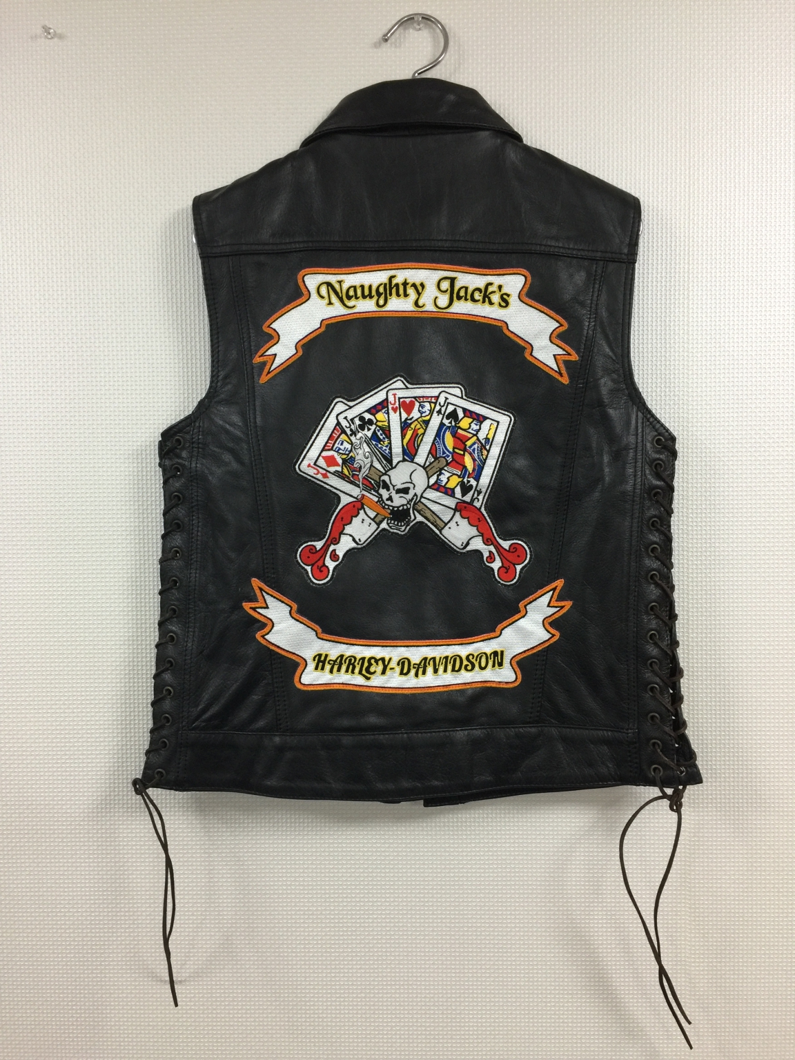 Naughty Jack's様 革ベストMCパッチ刺繍 | バイクチーム刺繍・革ジャン