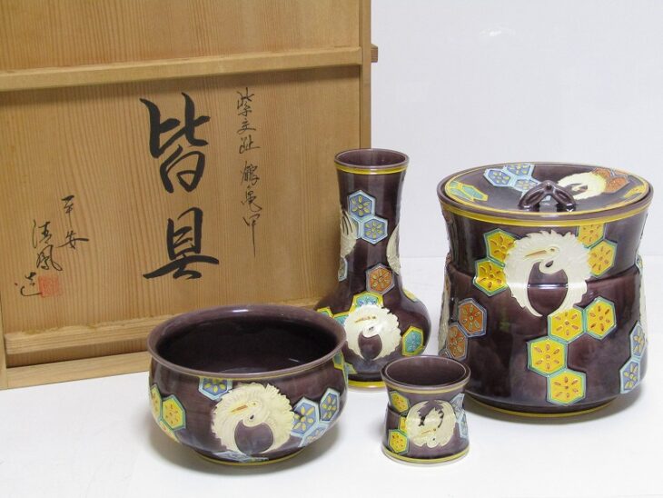 京都府亀岡市にて、琴や三味線、紫交趾の皆具(水指 建水 蓋置 杓立