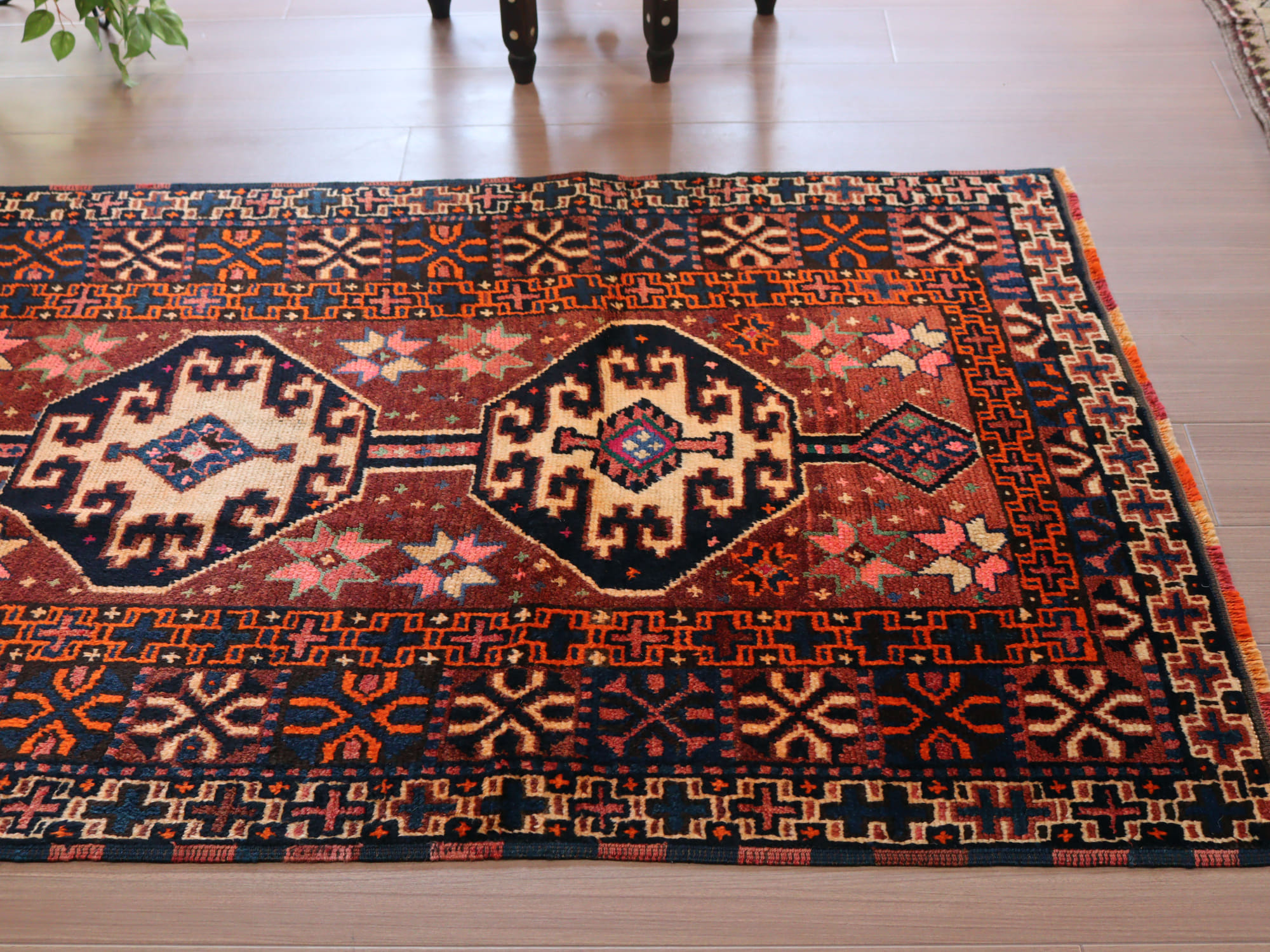 トライバルラグ 手織り絨毯 トルコ206×100cm ハッキャリ ヘルキ