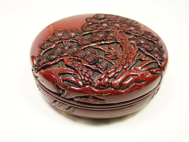 茶道具 工芸品 漆器 村上木彫堆朱 香合 堆朱松紋香合三寸 高橋連峰作