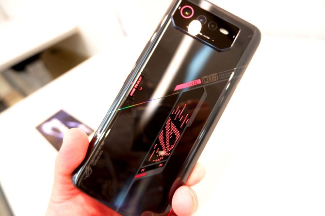 外付けクーラーで徹底的に冷却！最新プロセッサー搭載のASUS「ROG