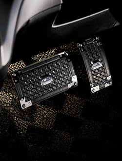 DAD ギャルソン フットペダルカバー アルミニウム モノグラム柄 D.A.D