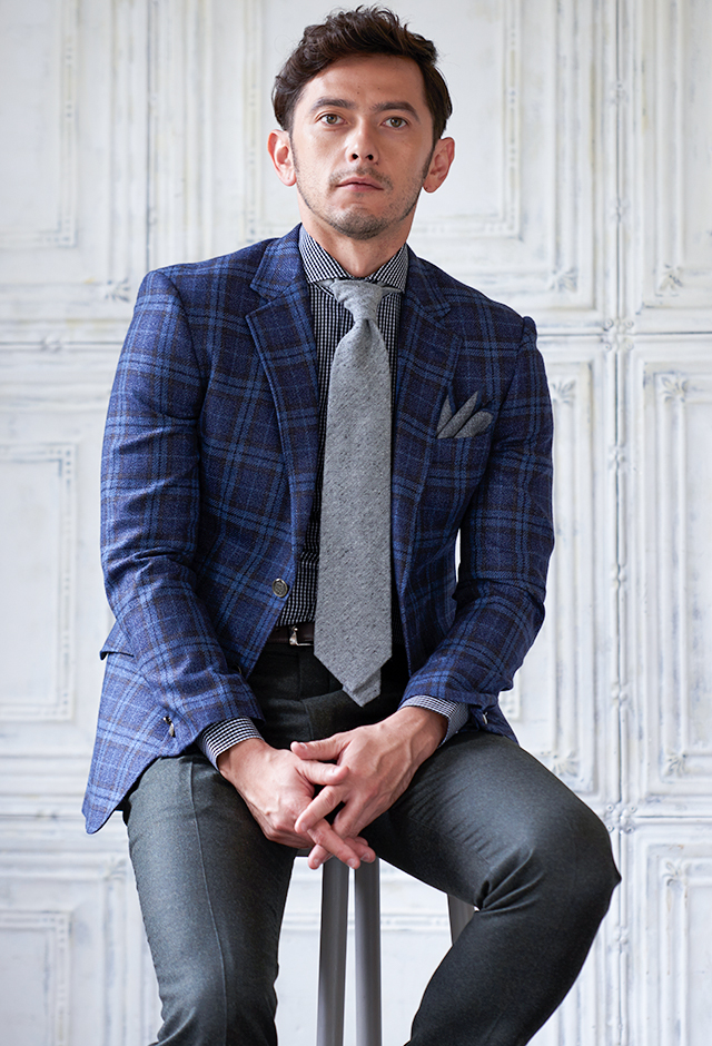 ネイビースーツ・チェックのコーディネート（Loro Piana）｜56/7