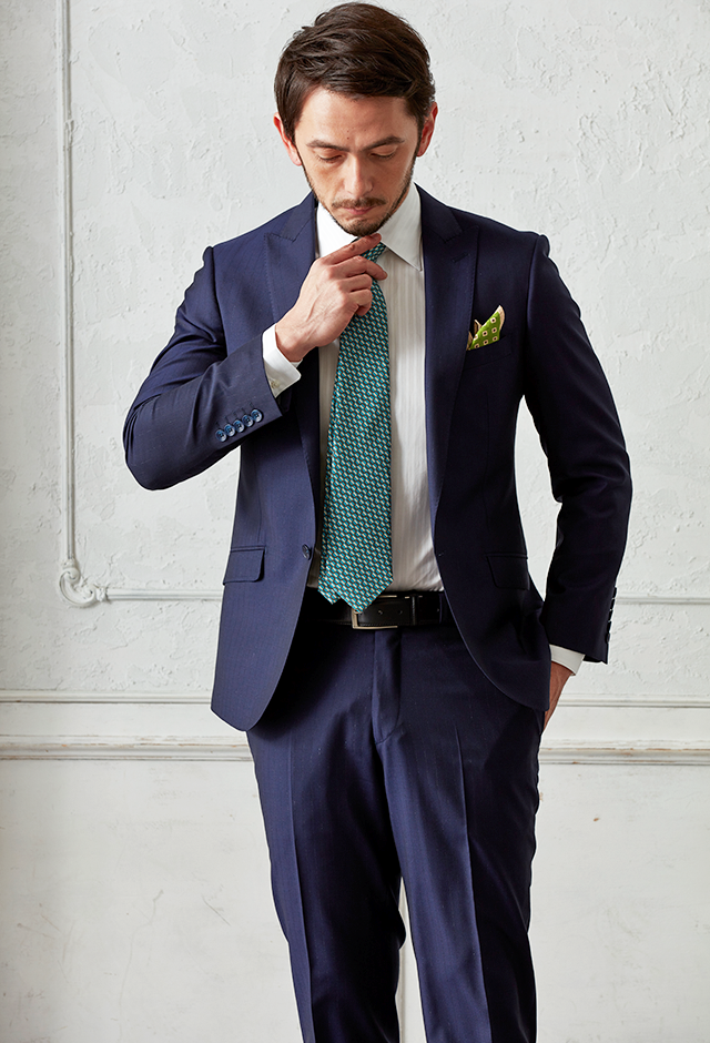 ネイビースーツ・ストライプのコーディネート（Cloth Ermenegildo