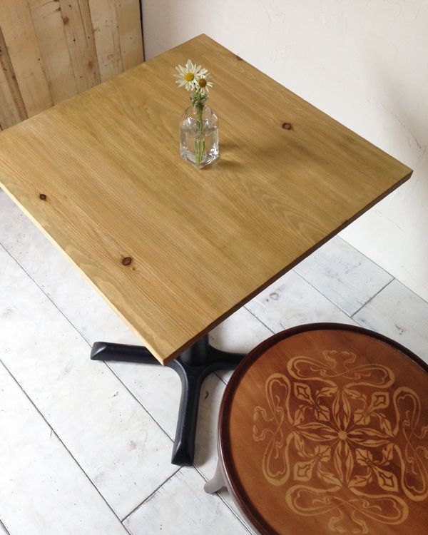 無垢材を使った飲食店向け鉄脚テーブル500〜800サイズ@大阪東京店舗