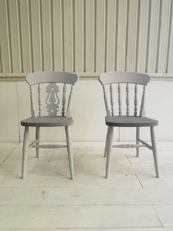 Blancd'ivoire風にペイントしたグレーのスピンドルダイニングチェア