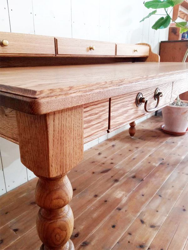 オーク無垢材を使う高級書斎机、オーダーメイドろくろ脚デスク@大阪東京