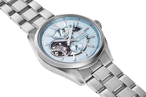 オリエントスター(ORIENT STAR) 2024新作 冬の澄んだ空気感をイメージ