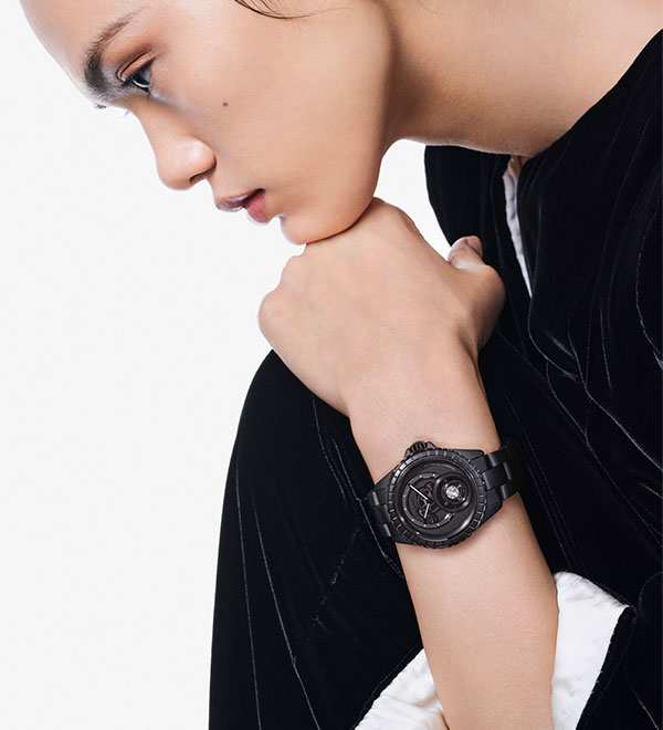 シャネル(CHANEL) 2024新作 マットブラック セラミックとホワイト