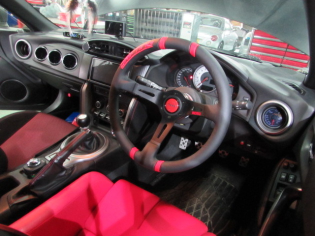 トヨタ 86 ZN6 MOMO DRIFTING 35Φ 85mm DEEP 取り付け｜自動車