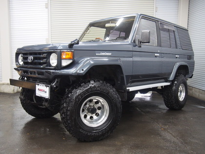 ランクル77ロングボディ！ハイリフトで入庫しました