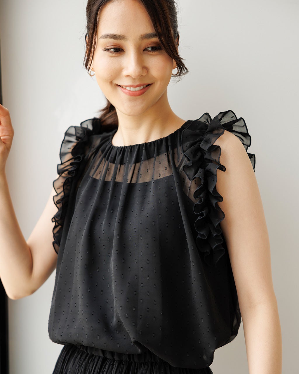 ドビーシフォン・肩フリルブラウス/DoCLASSE