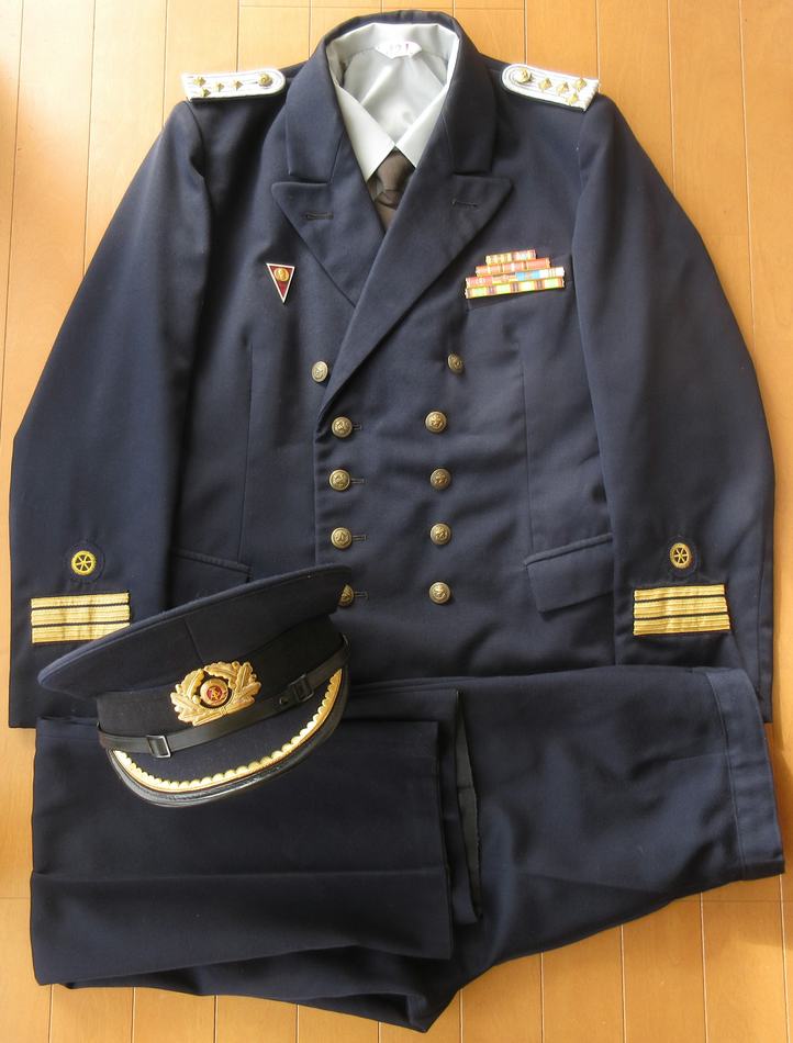東ドイツ軍の制服や勲章の販売の大黒堂