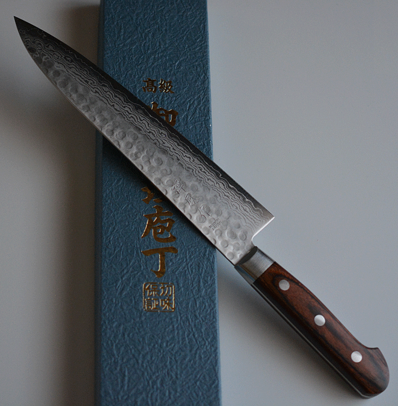 切れ味とコスパ最強！おすすめVG10ダマスカスの牛刀 禅鳳作
